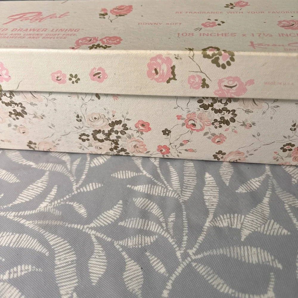Vtg Polyfab Scented Drawer Lining Karen Carson Creations‎ Cherub Floral 108x17.5